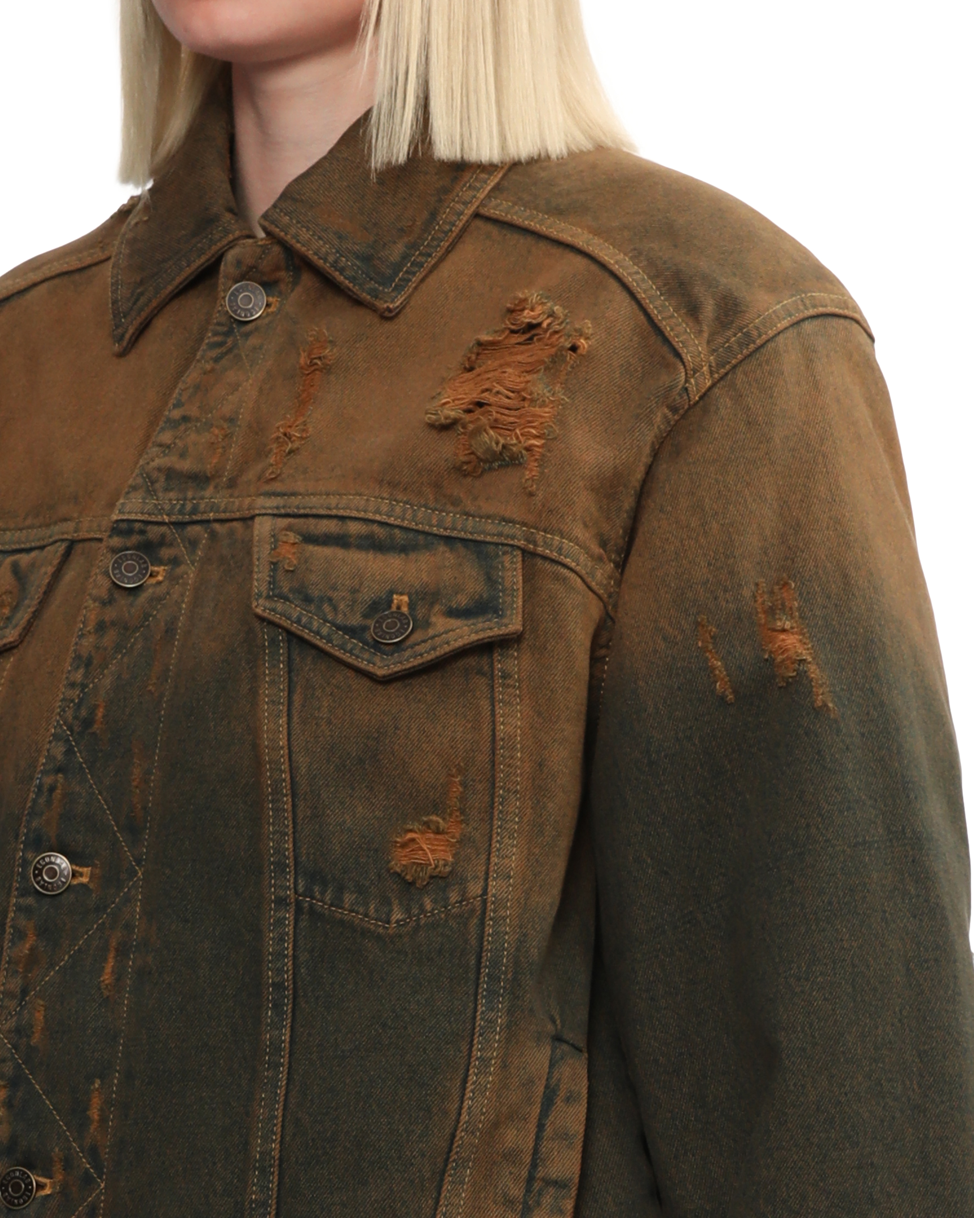 Chaqueta vaquera lavada con detalles desgastados de EGONLAB