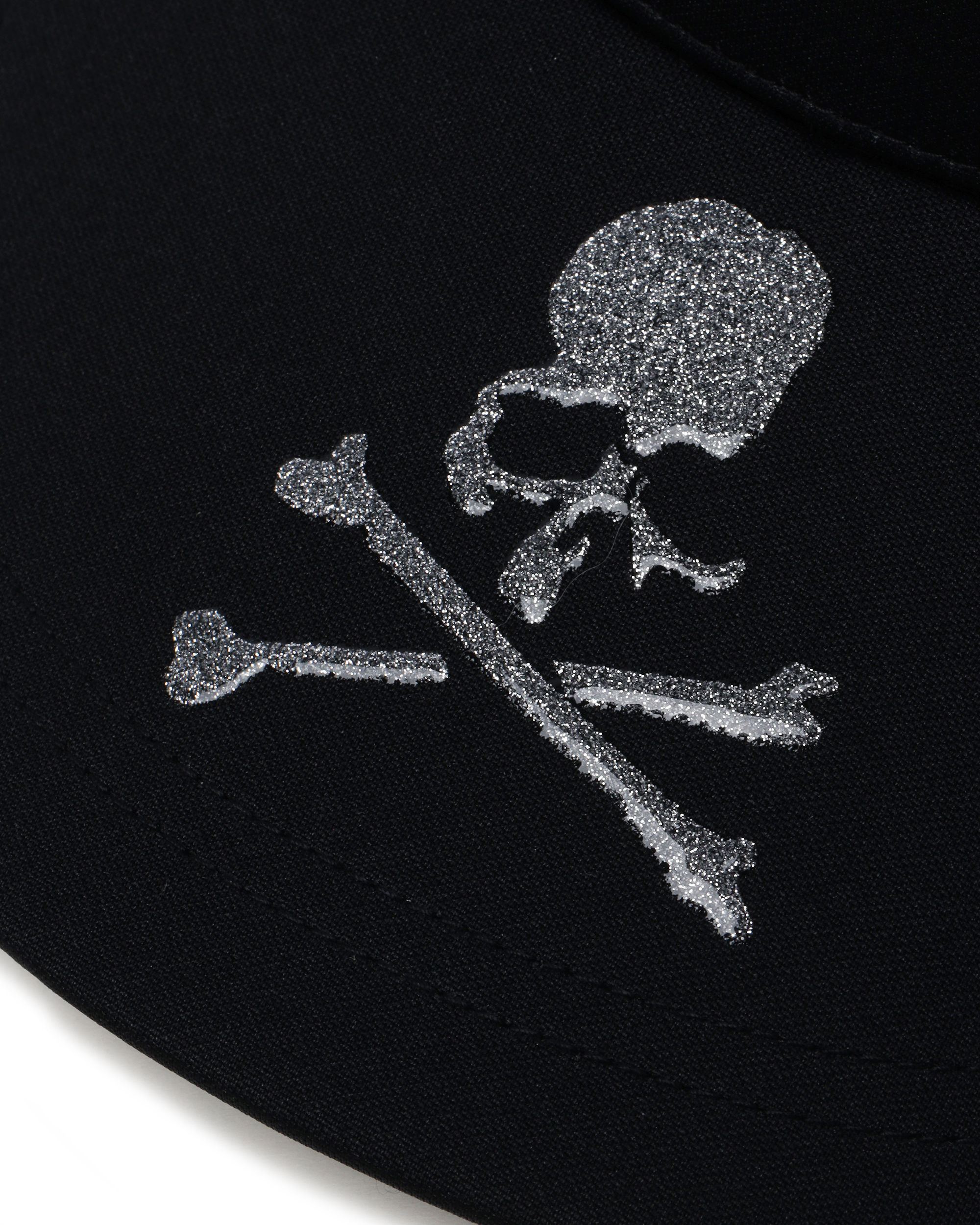 Gorra de camionero con el logotipo de MASTERMIND WORLD