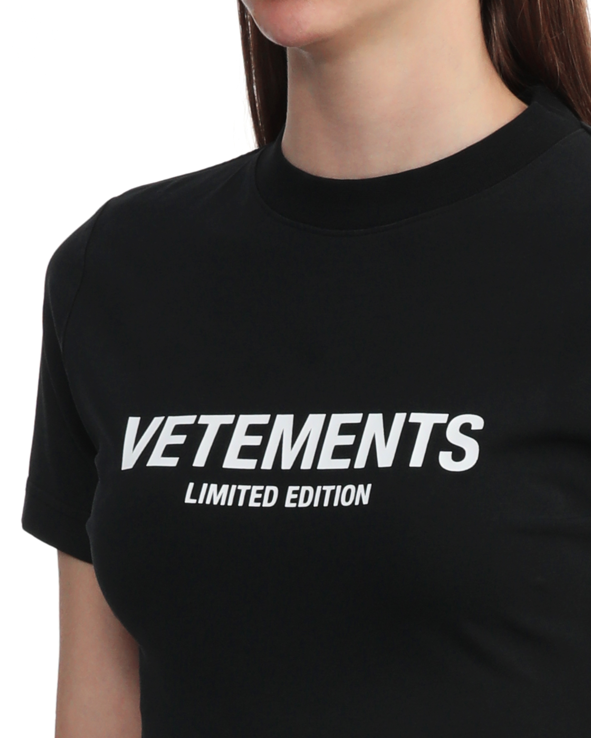 Camiseta corta con logotipo de VETEMENTS